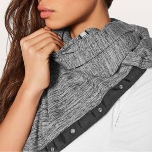 Lululemon adjustable Scarf with snaps